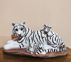 купити Декоративна статуетка Тигрова сім'я Білий (2453) 1