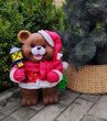 Новорічна садова фігура Ведмідь в червоному костюмі з ліхтариком