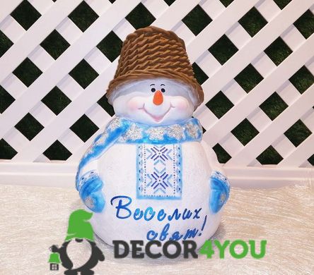 купити Новорічна садова фігура Сніговик у синій вишиванці "Веселих свят!" 1