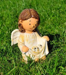 купить УЦЕНКА Садовая фигура Ангелок с птенцами 1