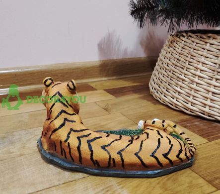 Декоративная статуэтка Тигр в траве