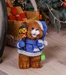 Новогодняя садовая фигура Медвежонок в синем костюме с фонариком