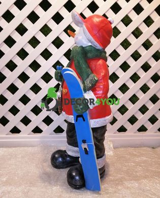 купить Новогодняя садовая фигура Снеговик-Лыжник с табличкой "Желаю счастья!" в красной кофте 5