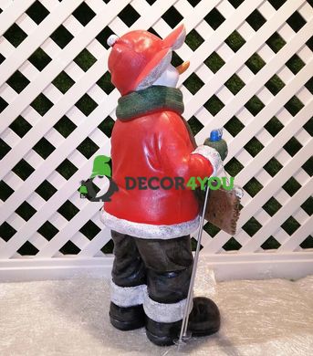 купить Новогодняя садовая фигура Снеговик-Лыжник с табличкой "Желаю счастья!" в красной кофте 3