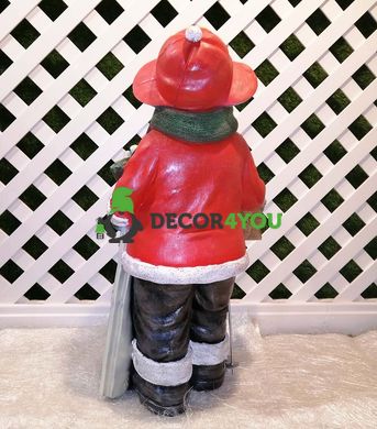 купить Новогодняя садовая фигура Снеговик-Лыжник с табличкой "Желаю счастья!" в красной кофте 4