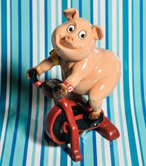 купить Декоративная статуэтка Свинка на велотренажере 1