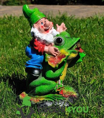 купить Декоративная фигура поливалка Гном с жабой 3