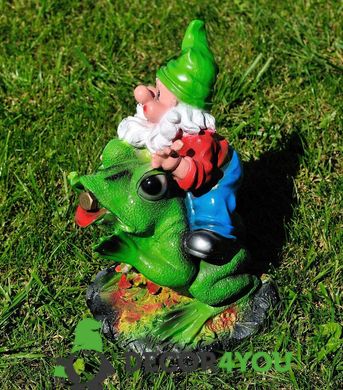 купить Декоративная фигура поливалка Гном с жабой 4