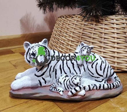купити Декоративна статуетка Тигрова сім'я біла 3