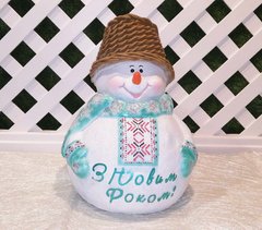 купити Фігура новорічна садова Сніговик у голубій вишиванці "З Новим роком!" 1