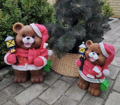 купить Новогодняя садовая фигура Медведи в красных костюмах с фонарями 1