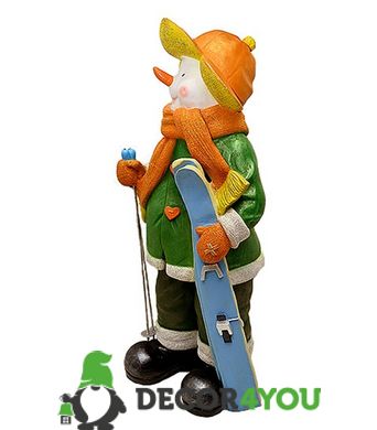купить Новогодняя садовая фигура Снеговик-Лыжник с табличкой "Да будет снег!" в зеленой кофте NSF-7.074 2
